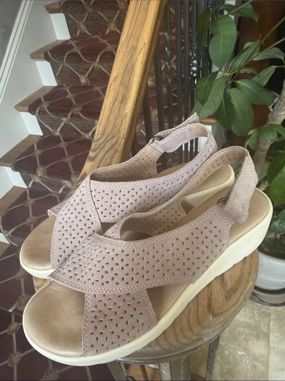JOHNSON & MURPHY ladies slip on sandal excellent condition size 8
